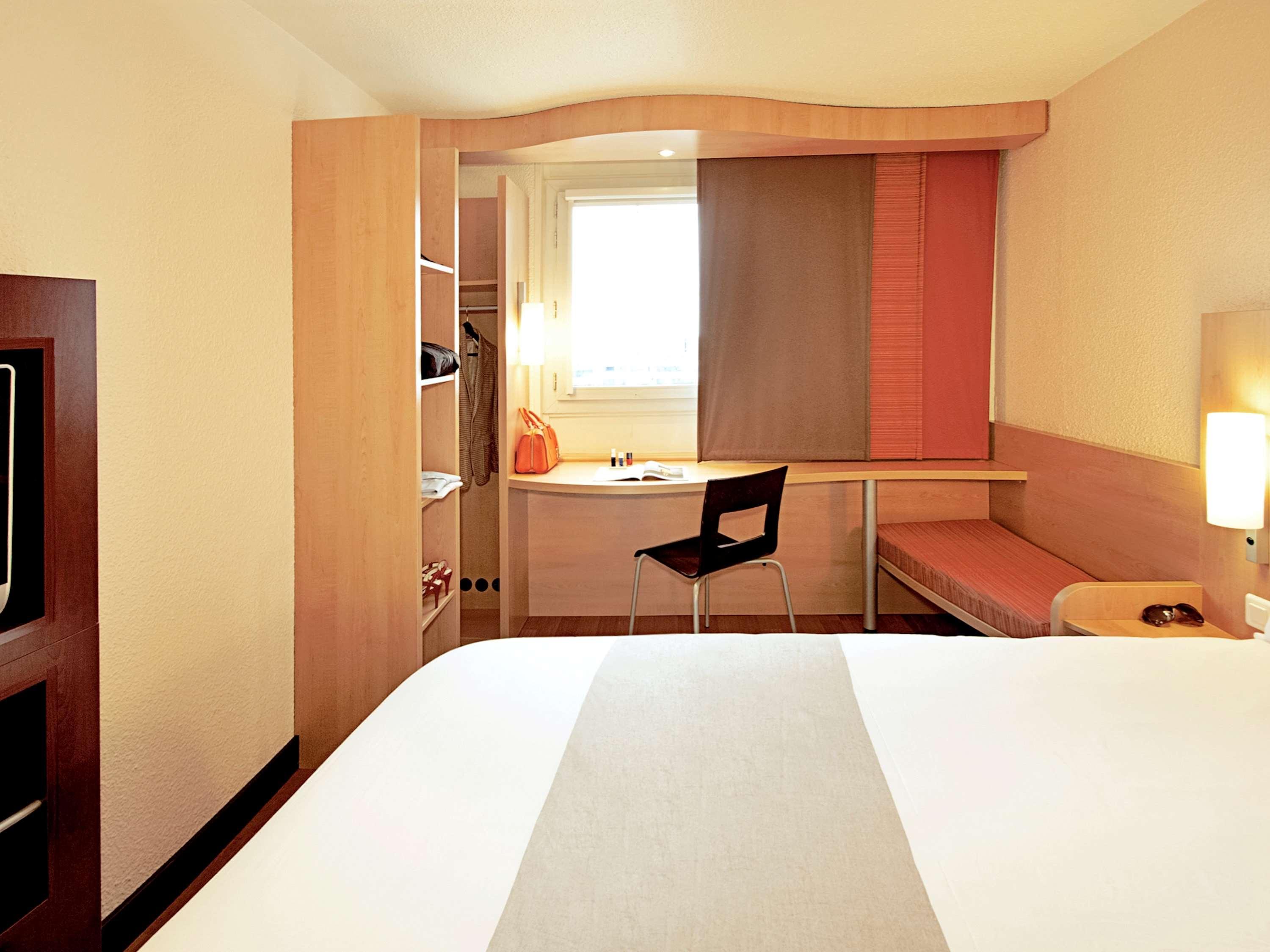 Ibis Hotel Koeln Airport Zewnętrze zdjęcie